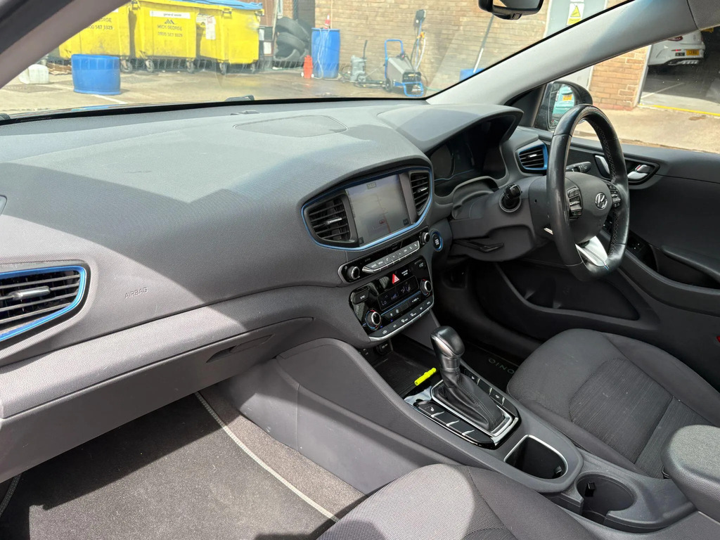 Hyundai Ioniq Hat 1.6 Gdi Hybrid Premium Dct White #18