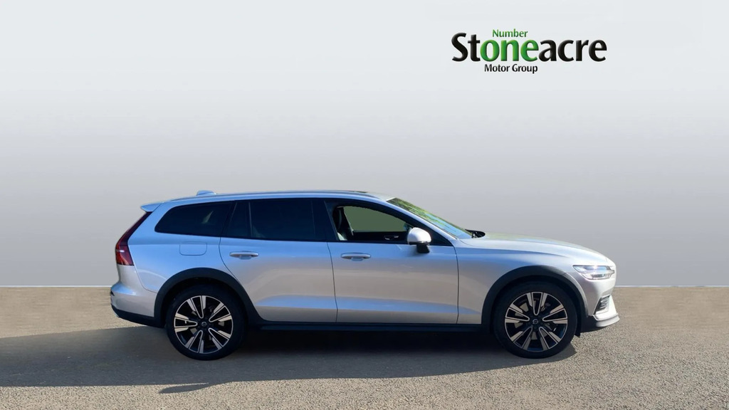 Volvo V60 Cross Country 2.0 B5p Cross Country Silver #3
