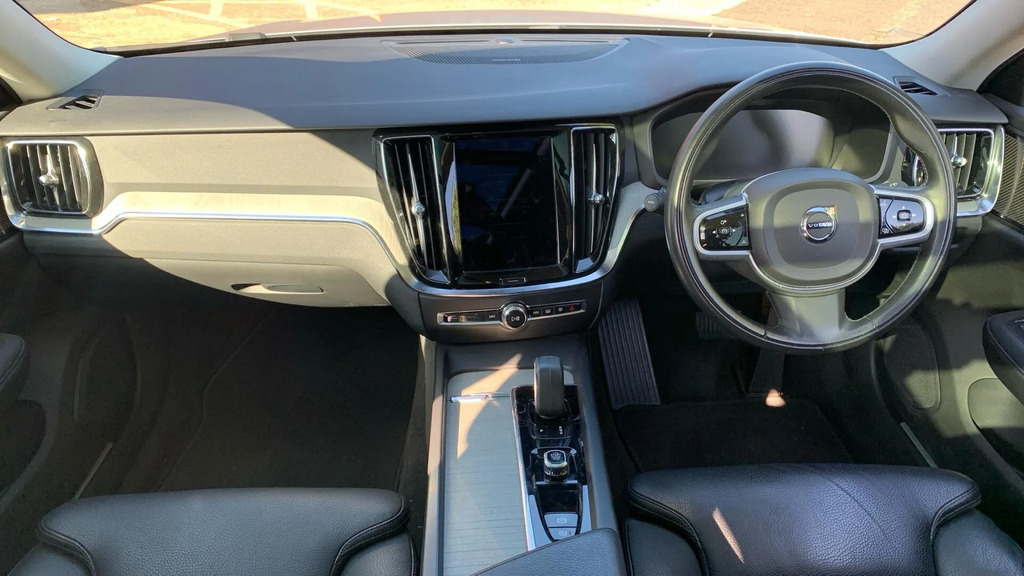 Volvo V60 Cross Country 2.0 B5p Cross Country Silver #5