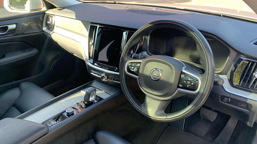 Volvo V60 Cross Country 2.0 B5p Cross Country Silver #4