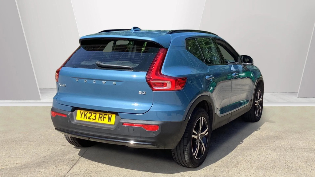 Volvo XC40 2.0 B3p Plus Dark #2