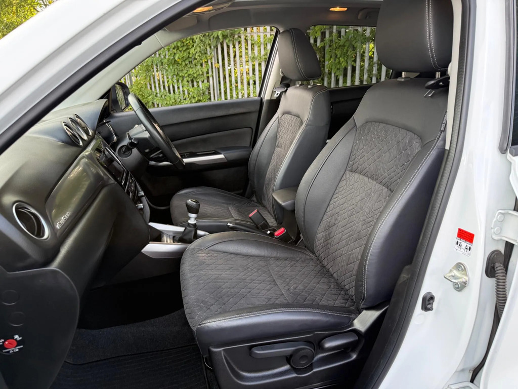 Suzuki Vitara 1.4 Boosterjet 48V Hybrid Sz-t Estate White #8