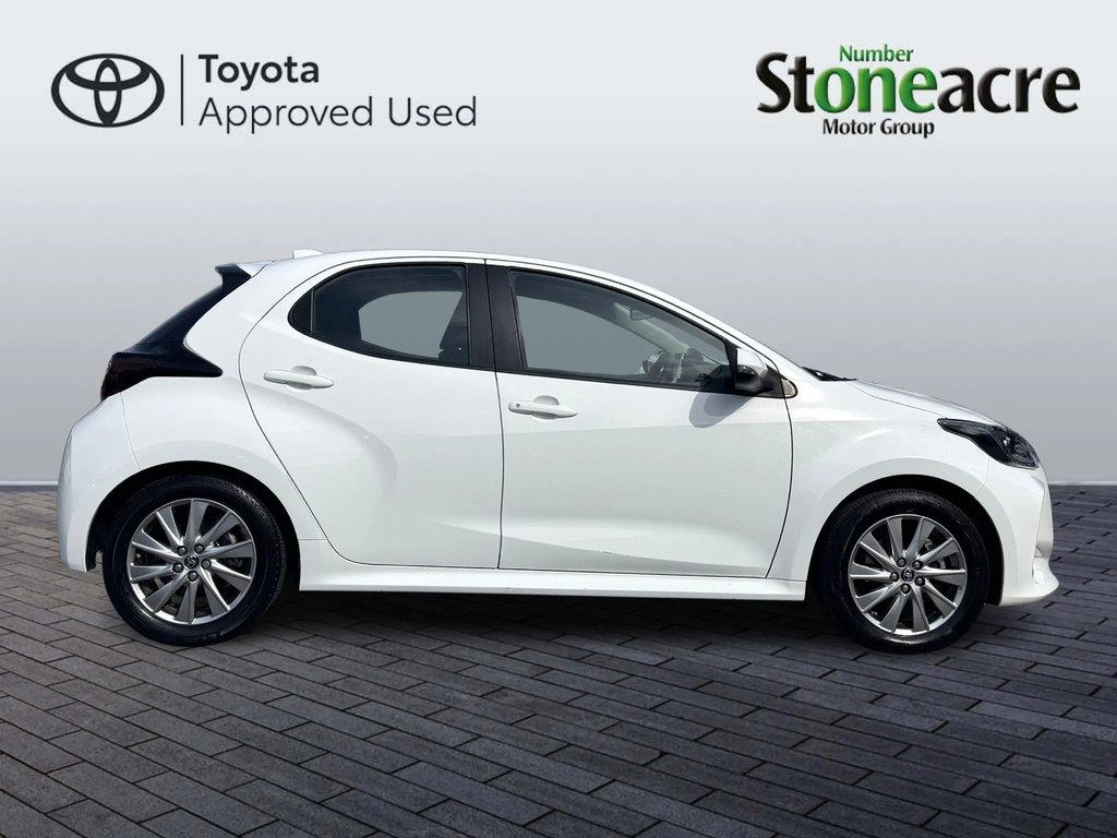 Toyota Yaris 1.5 Hybrid Icon #2