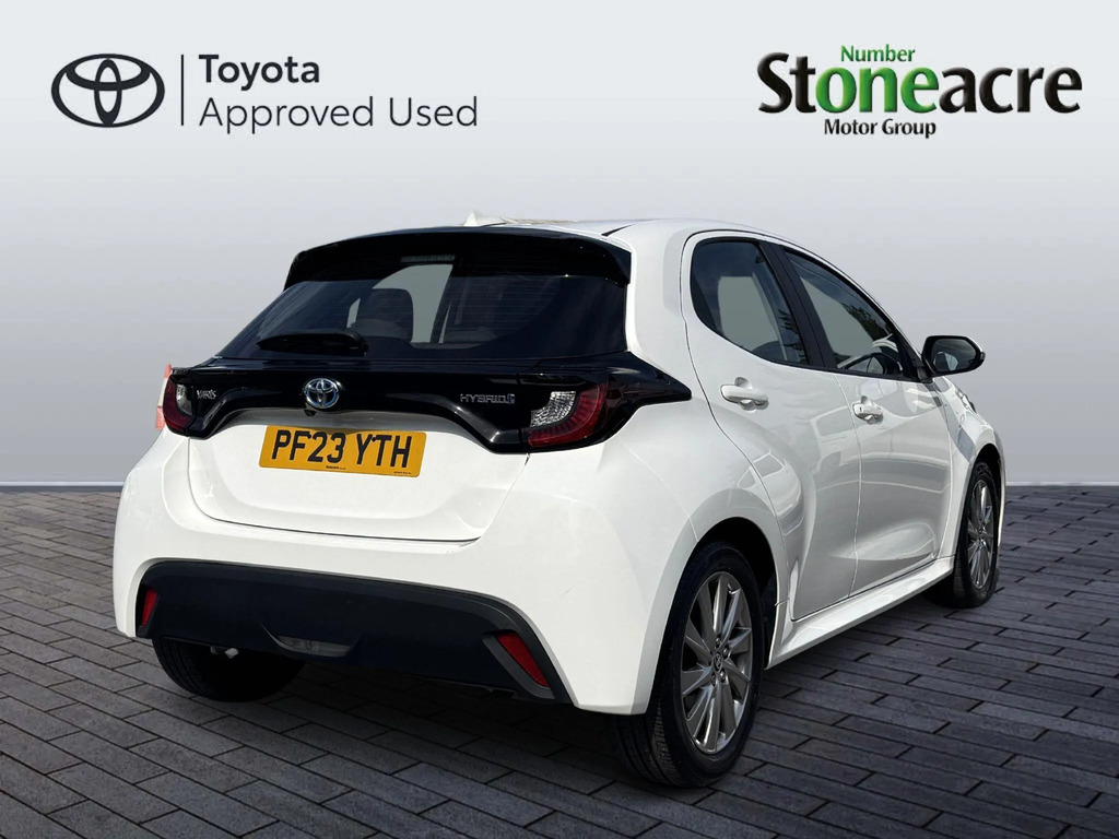 Toyota Yaris 1.5 Hybrid Icon #3