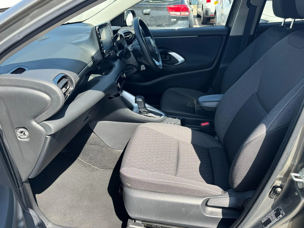 Toyota Yaris 1.5 Vvt-h Design Hatchback Hybrid E-cvt Silver #14