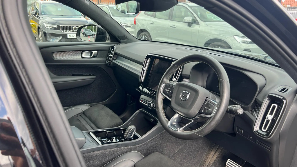 Volvo XC40 2.0 B4 Mhev R-design Awd Euro 6 Ss #4