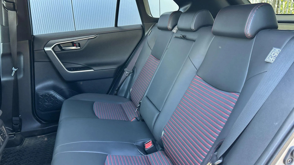 Toyota Rav 4 Black Edition 2.5 Hybrid 2Wd Black #15