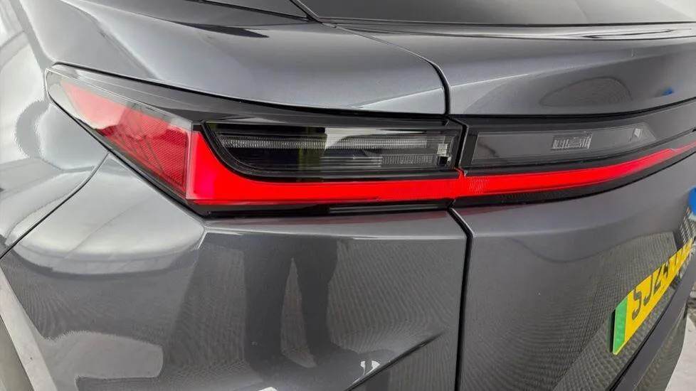 Lexus RZ 450E 71.4Kwh Premium Plus Suv Di Brown #26