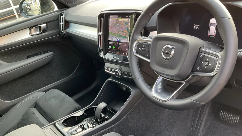 Volvo XC40 2.0 B4 Mhev Plus Black Edition Dct Euro 6 S #4