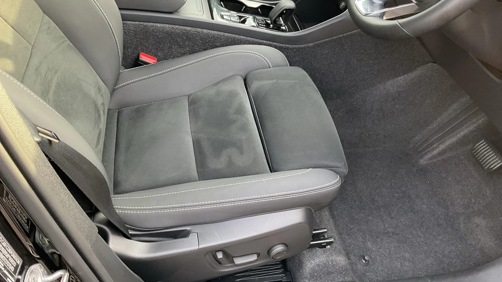 Volvo XC40 B4 194Bhp Ultra Bright Mild Hybrid - 360 Parkin Blue #27