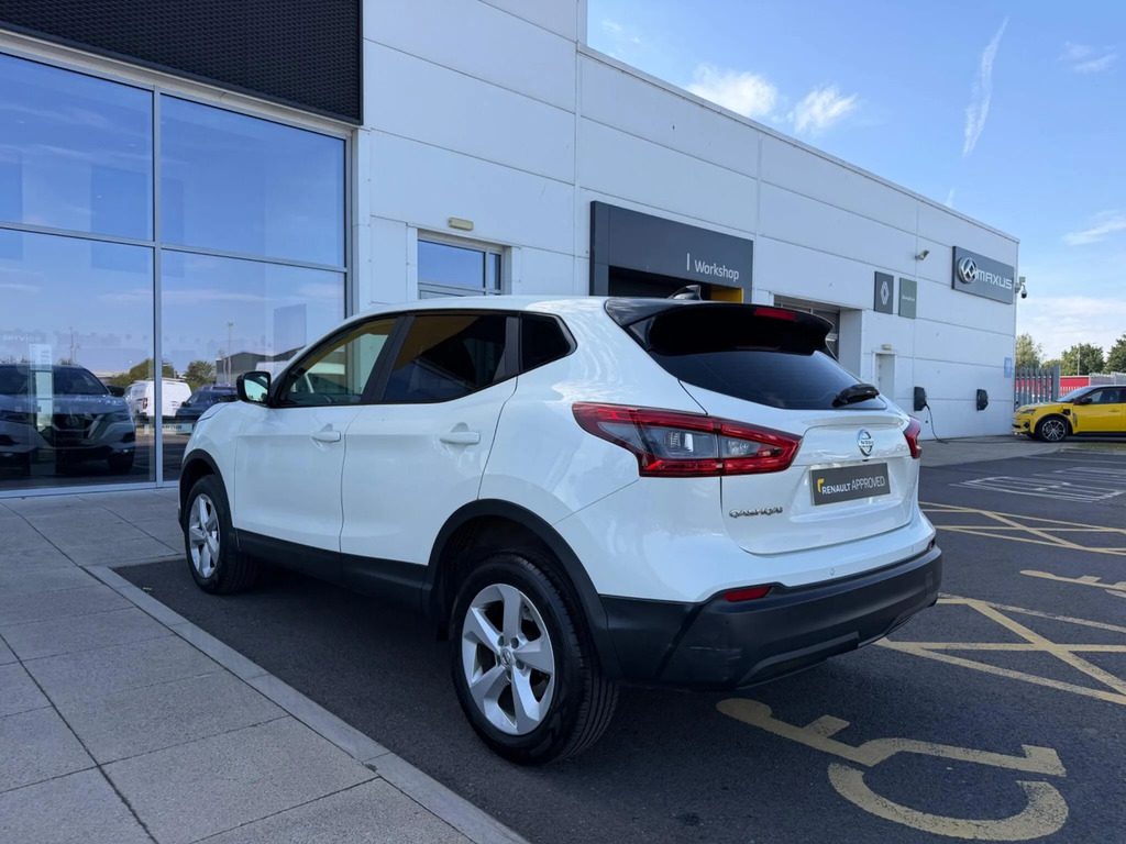 Nissan Qashqai 1.5 Dci Acenta Premium Suv  #4
