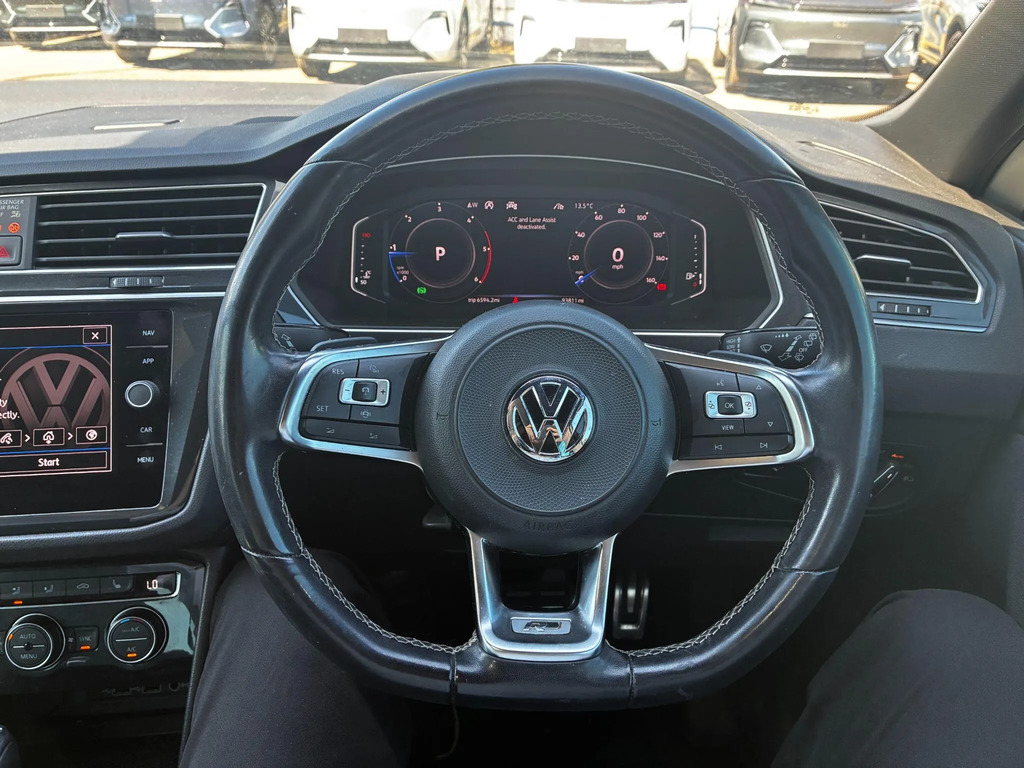 Volkswagen Tiguan 2.0 Tdi 190 4Motion Sel Dsg Black #11
