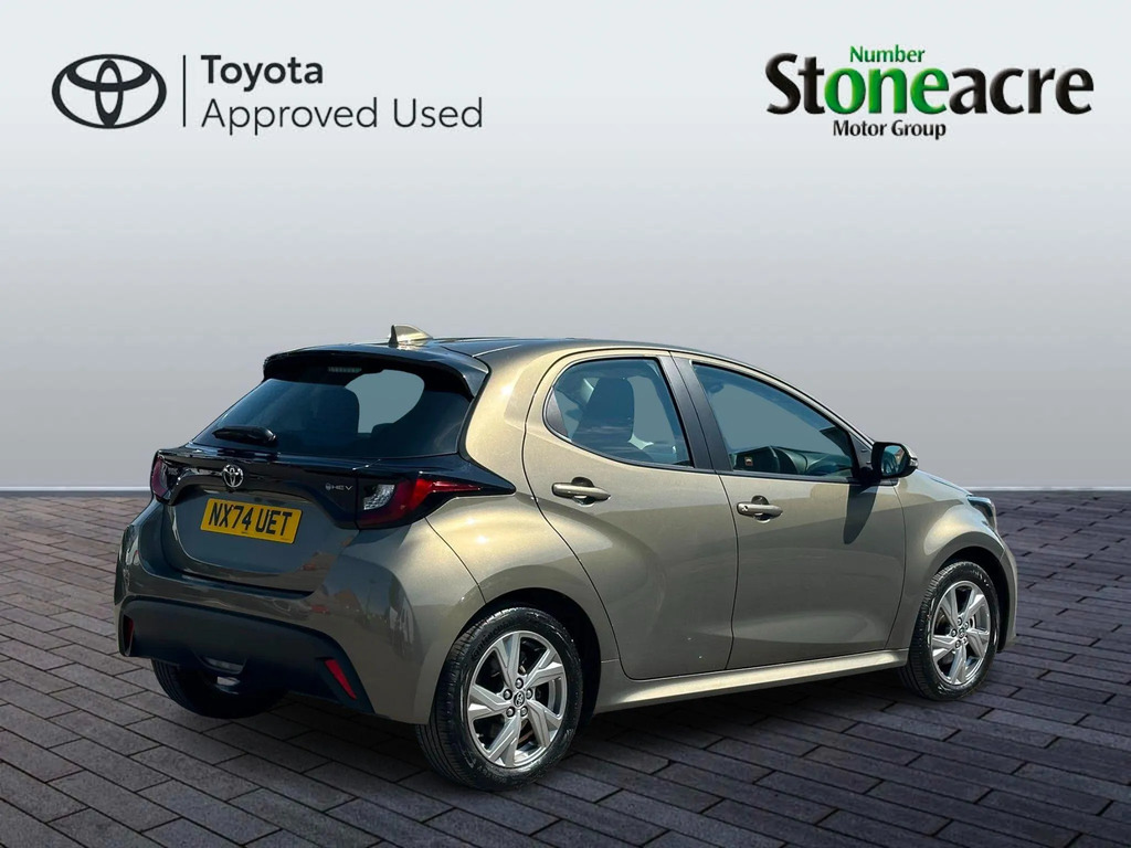 Toyota Yaris 1.5 Hybrid Icon  #2