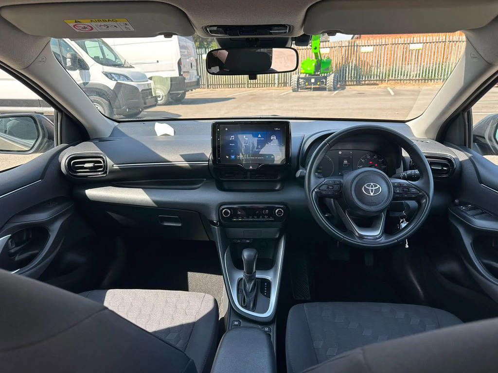 Toyota Yaris 1.5 Hybrid Icon  #5