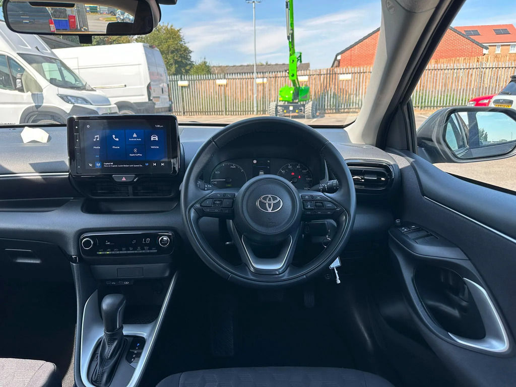 Toyota Yaris 1.5 Hybrid Icon  #6