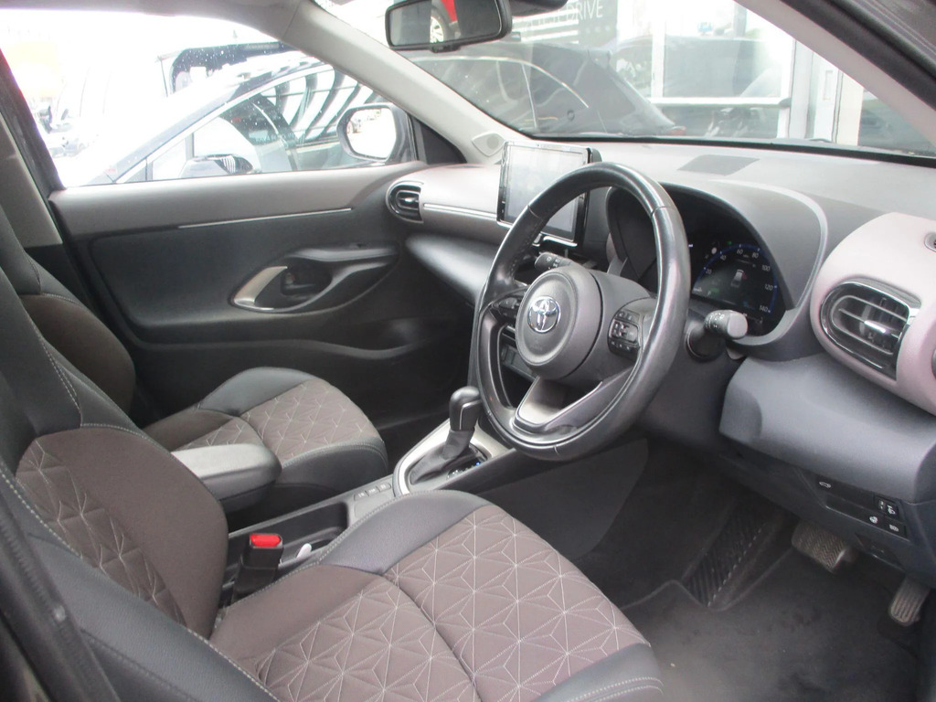 Toyota Yaris Cross Design Black #11