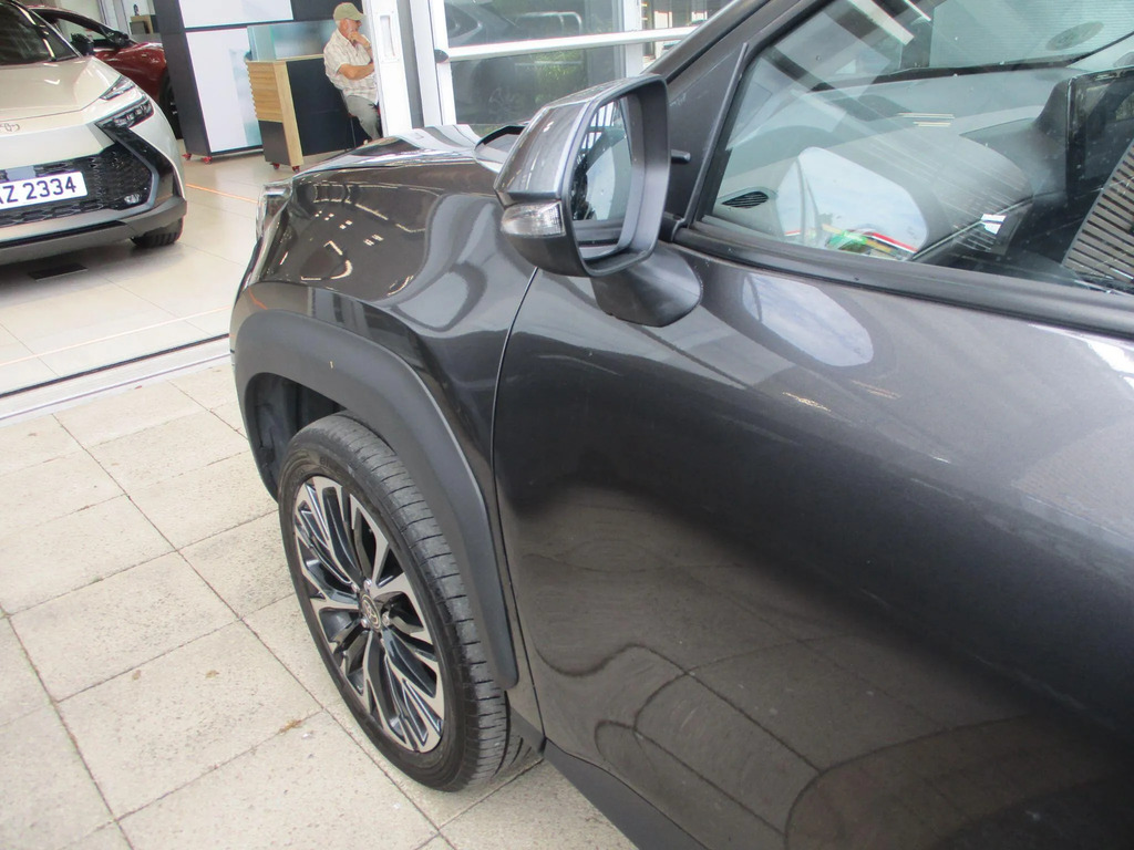Toyota Yaris Cross Design Black #32