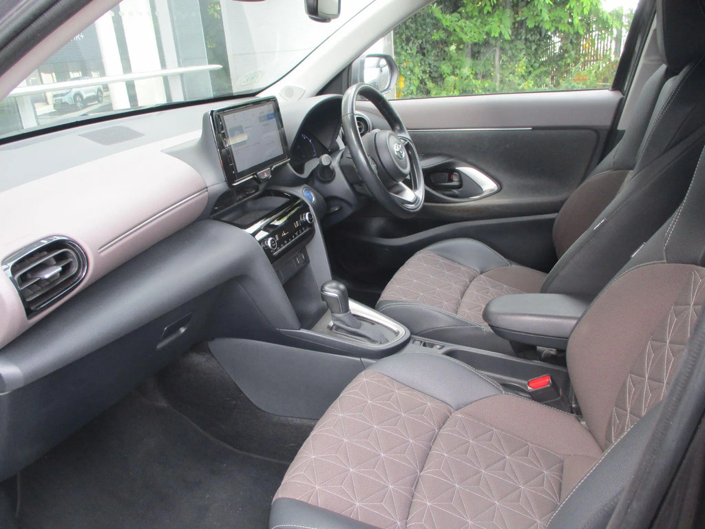 Toyota Yaris Cross Design Black #14