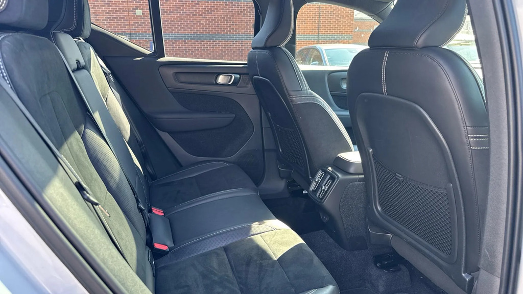 Volvo XC40 2.0 T4 R-design Pro Euro 6 Ss Silver #6