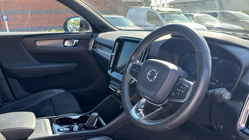 Volvo XC40 2.0 T4 R-design Pro Euro 6 Ss Silver #4