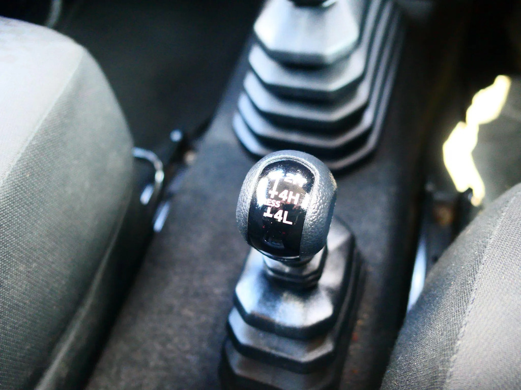 Suzuki Jimny 1.5 Sz4 101 Bhp Cheap Car Finance From 7.9 Apr Black #11