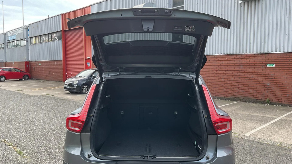 Volvo XC40 2.0 T4 Momentum Awd Geartronic #13