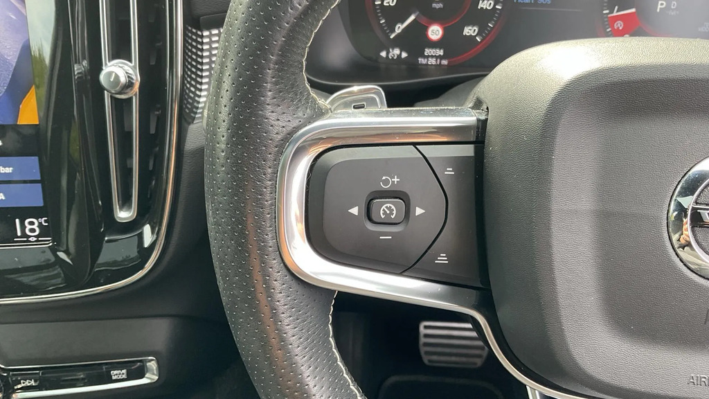 Volvo XC40 2.0 T4 Momentum Awd Geartronic #19