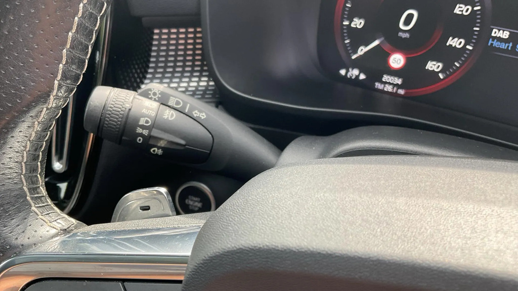 Volvo XC40 2.0 T4 Momentum Awd Geartronic #18