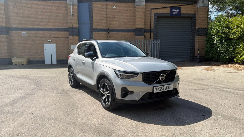 Volvo XC40 2.0 B3p Plus Dark