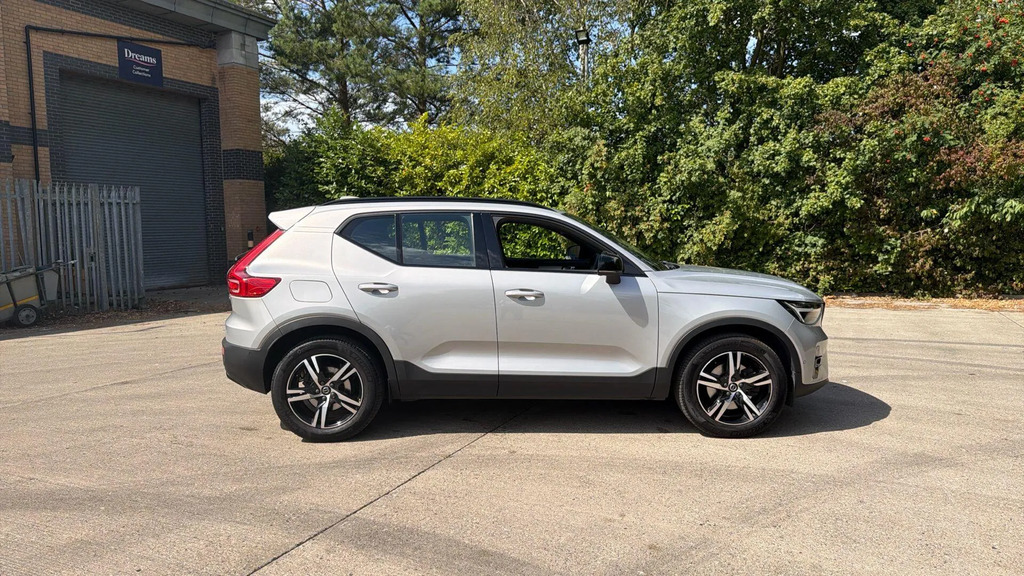 Volvo XC40 2.0 B3p Plus Dark #4