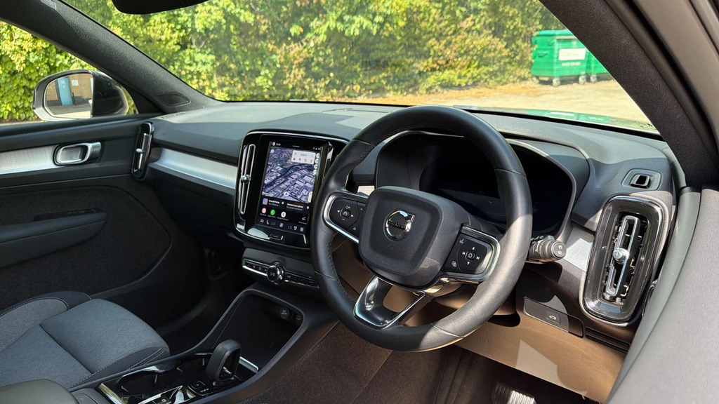 Volvo XC40 2.0 B3p Plus Dark #6