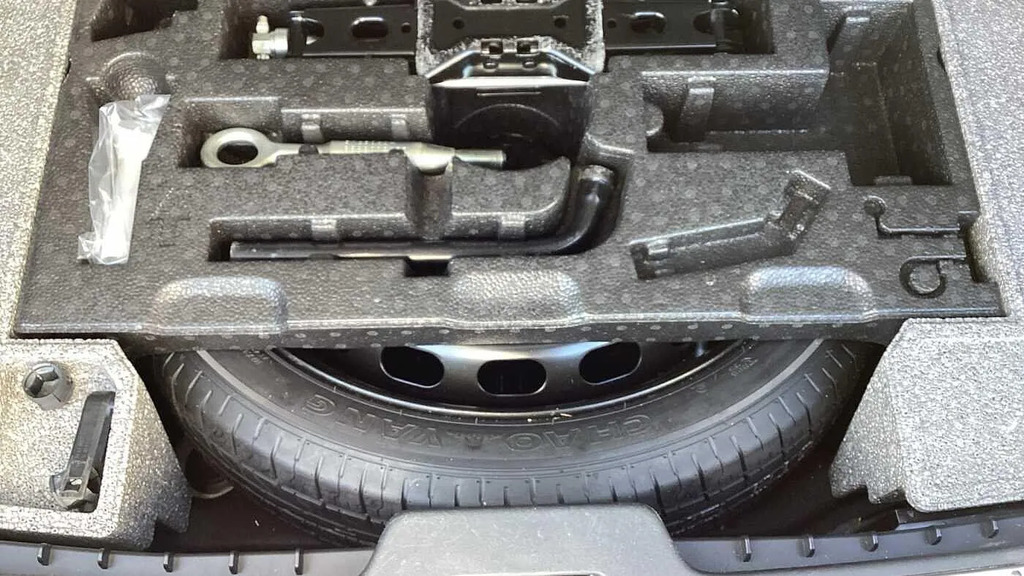 Volvo XC90 Recharge R-design, T8 Awd Plug-in Hybrid, Seven In  #24