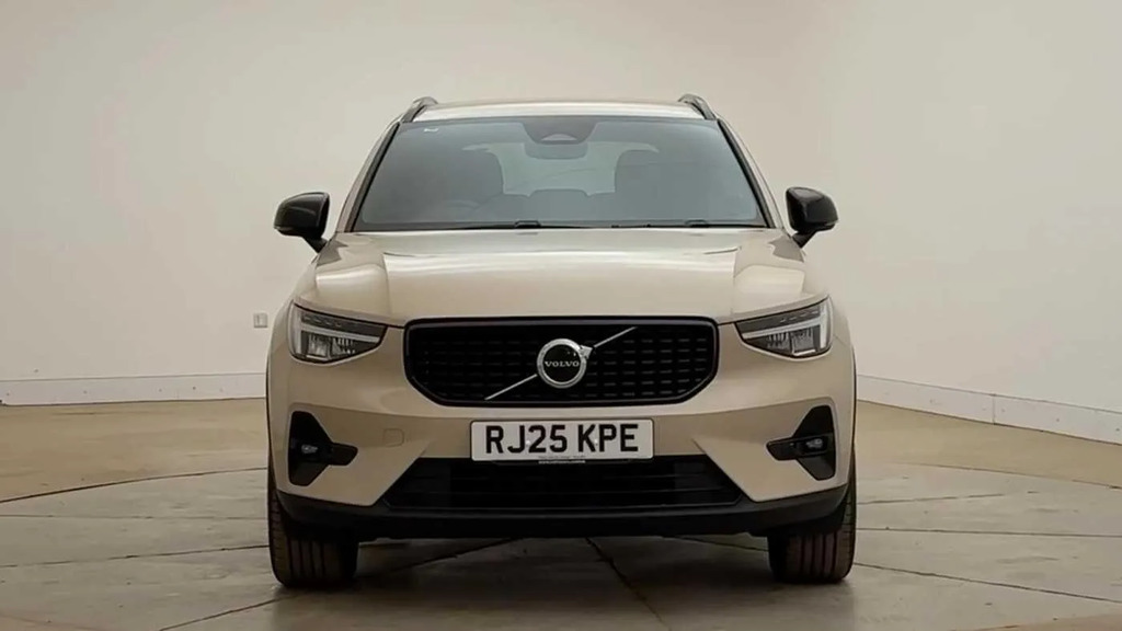 Volvo XC40 2.0 B4p Plus Dark #2