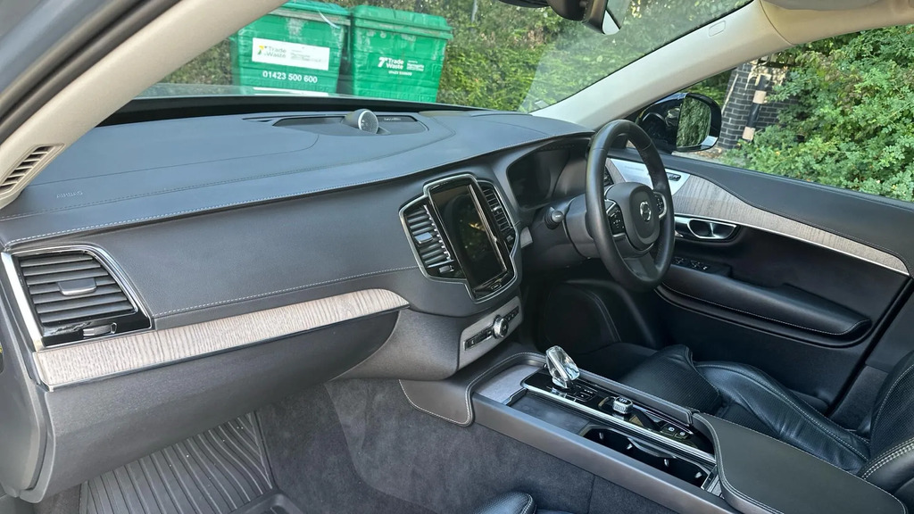Volvo XC90 Inscription, B5 Awd Mild Hybrid, Seven Individual White #25