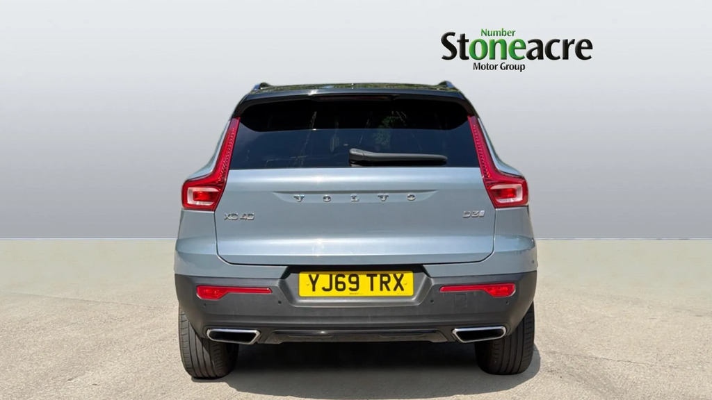 Volvo XC40 1.5 T3 163 Inscription Geartronic Black #7