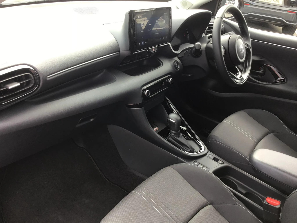 Toyota Yaris 1.5 Hybrid Design #5