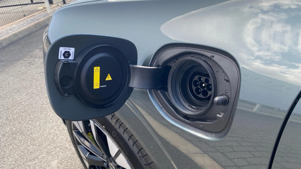 Volvo XC60 Plus, T6 Awd Plug-in Hybrid, Dark Black #16