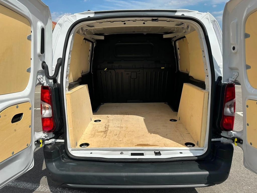 Toyota Proace City L1 Design Black #12