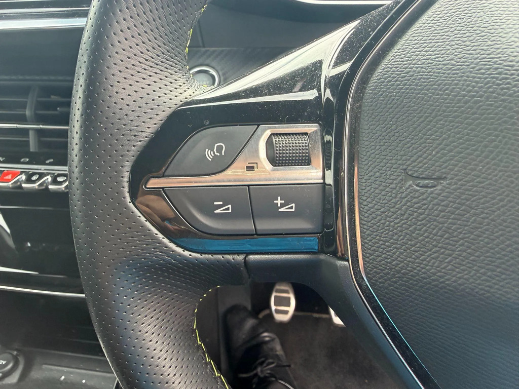 Peugeot 208 1.2 Puretech 100 Allure Premium Cwvehiclemarketing Grey #15