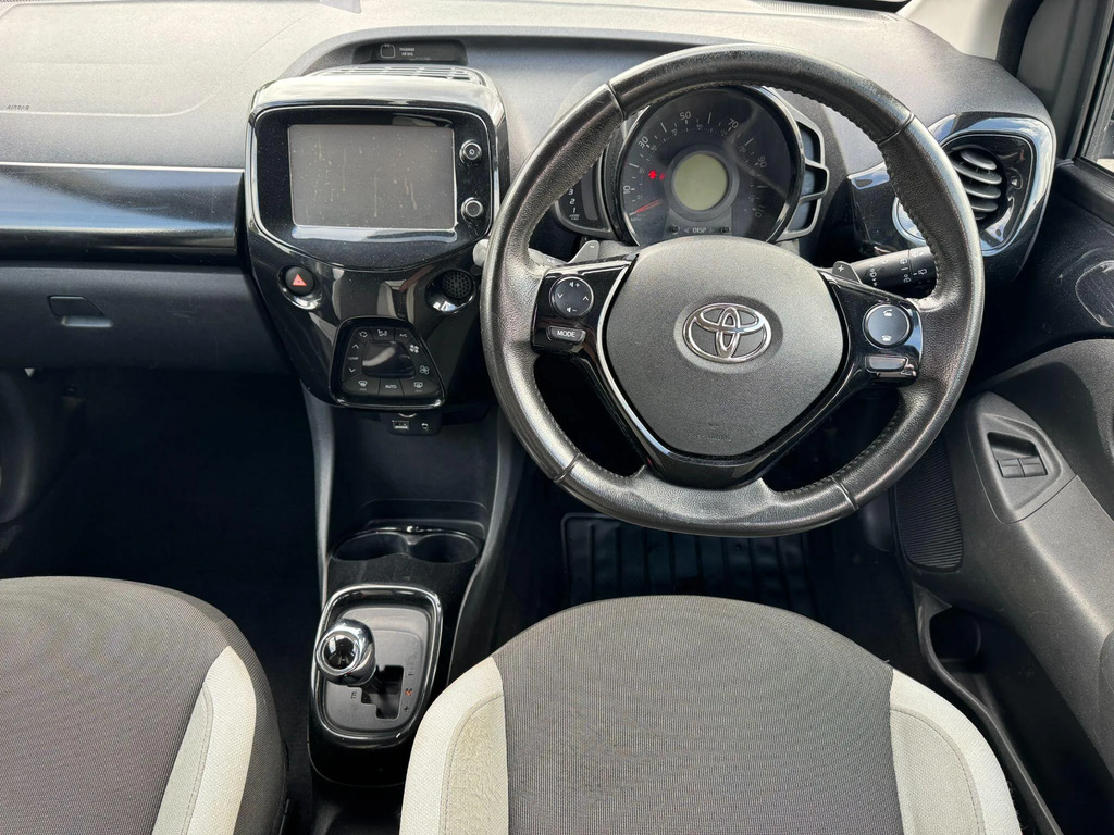 Toyota Aygo 1.0 Vvt-i X-claim Funroof White #14