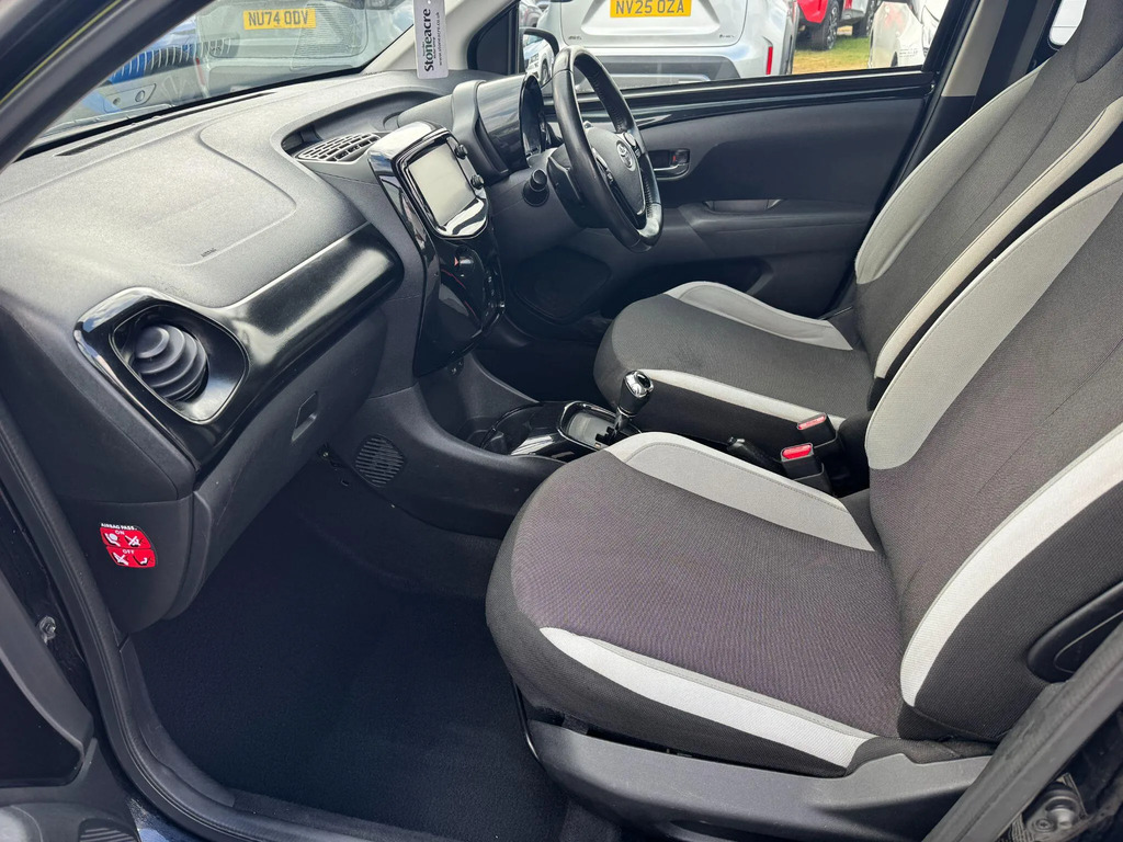 Toyota Aygo 1.0 Vvt-i X-claim Funroof White #13