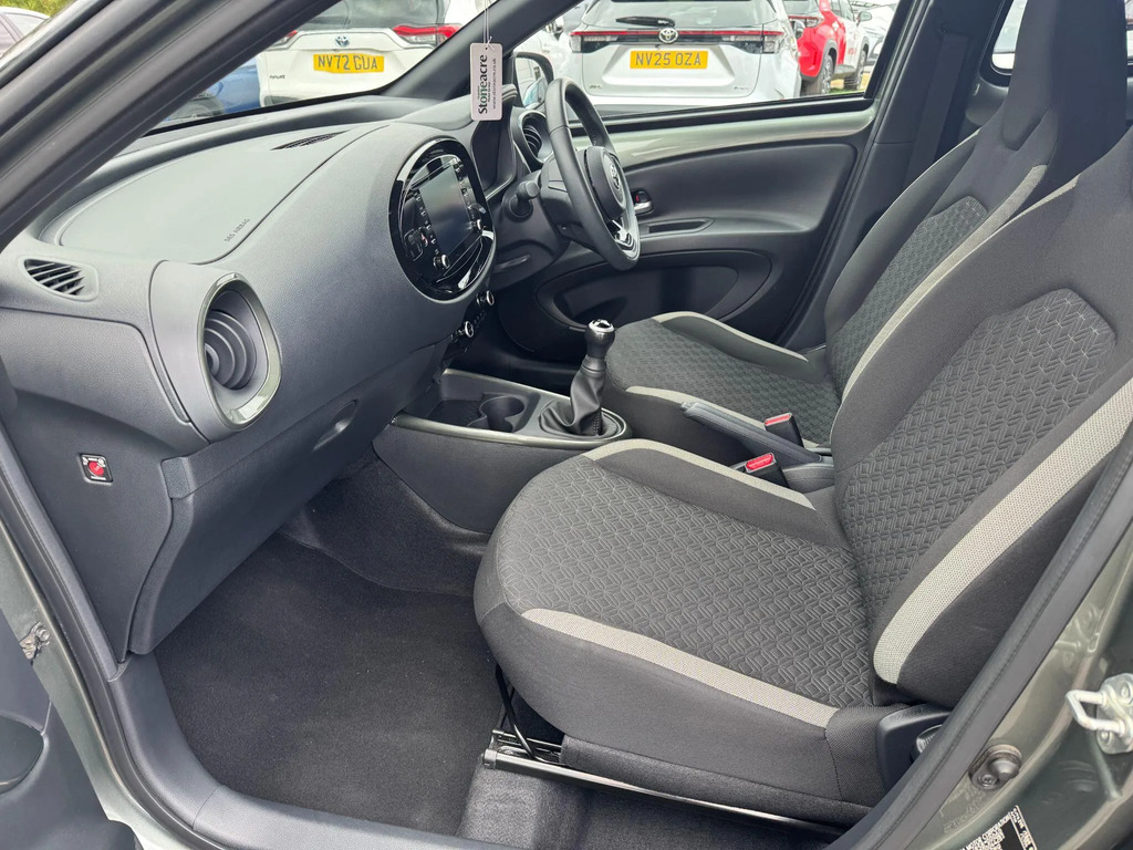 Toyota Aygo X 1.0 Vvt-i Limited Edition Canvas Roof Euro 6 S Green #14