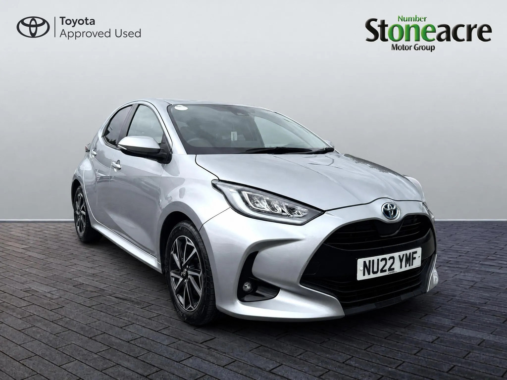 Toyota Yaris 1.5 Hybrid Design Silver