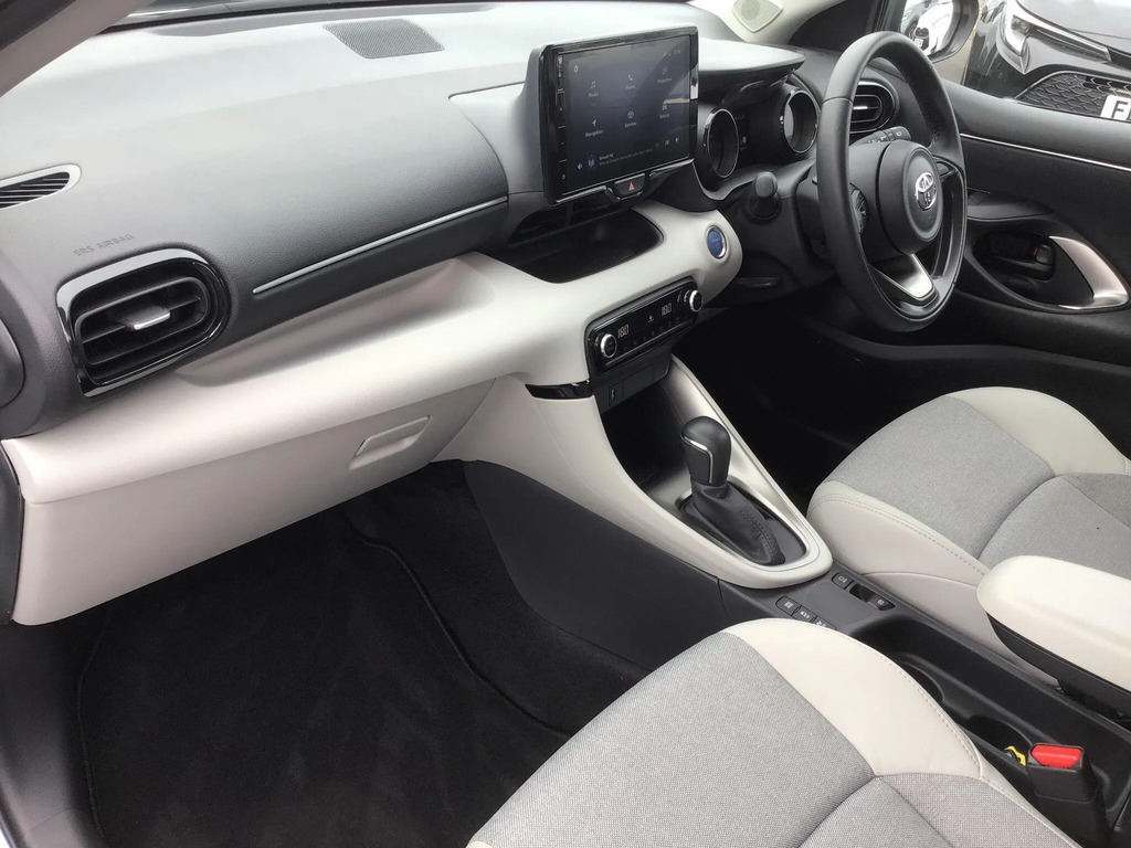 Toyota Yaris 1.5 Hybrid Excel #5