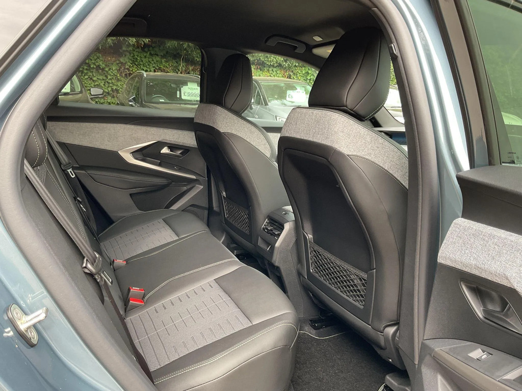 Peugeot 3008 157Kw Allure 73Kwh White #16