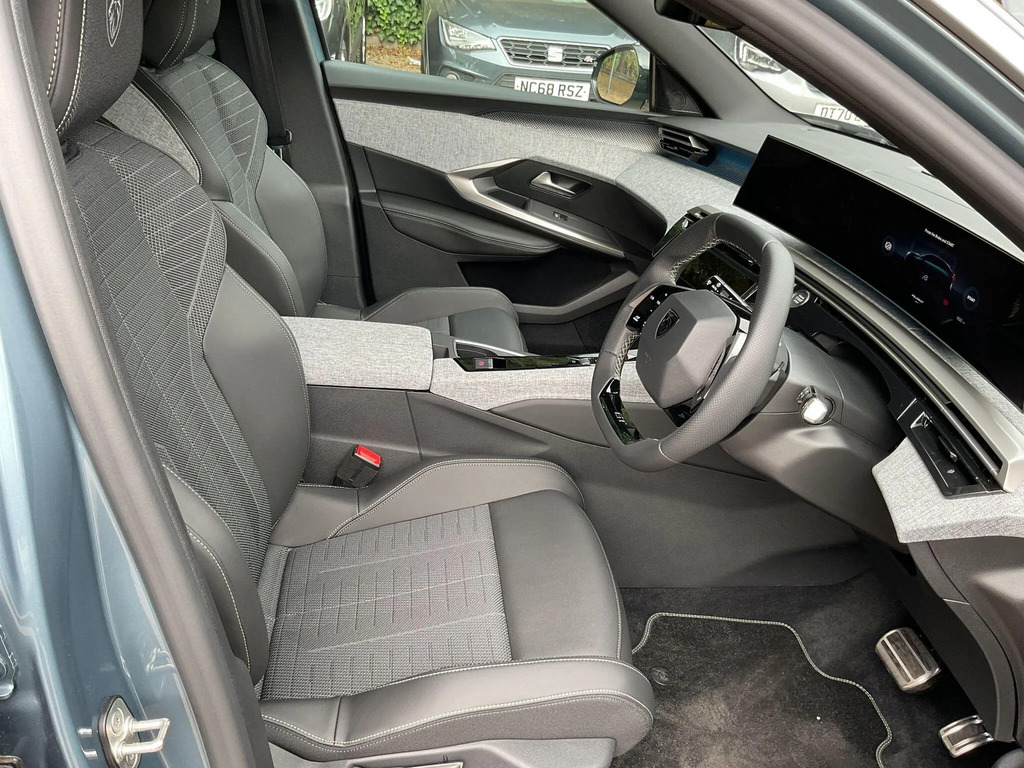 Peugeot 3008 157Kw Allure 73Kwh White #14