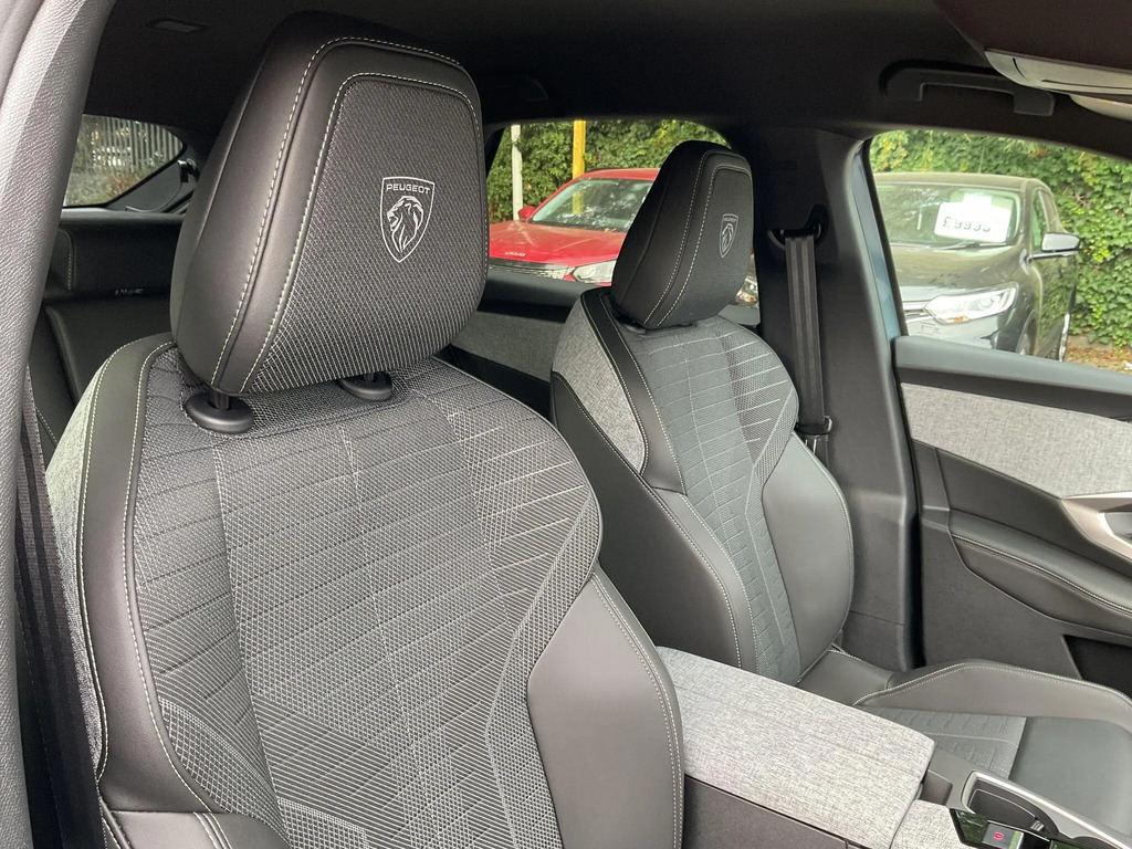 Peugeot 3008 157Kw Allure 73Kwh White #15