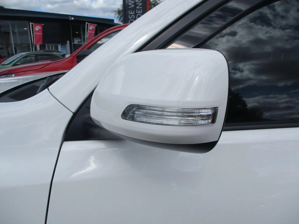 Toyota Land Cruiser 2.8D Invincible 4Wd Euro 6 Ss 7 Seat White #26