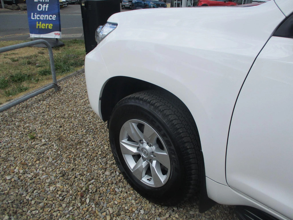 Toyota Land Cruiser 2.8D Invincible 4Wd Euro 6 Ss 7 Seat White #25