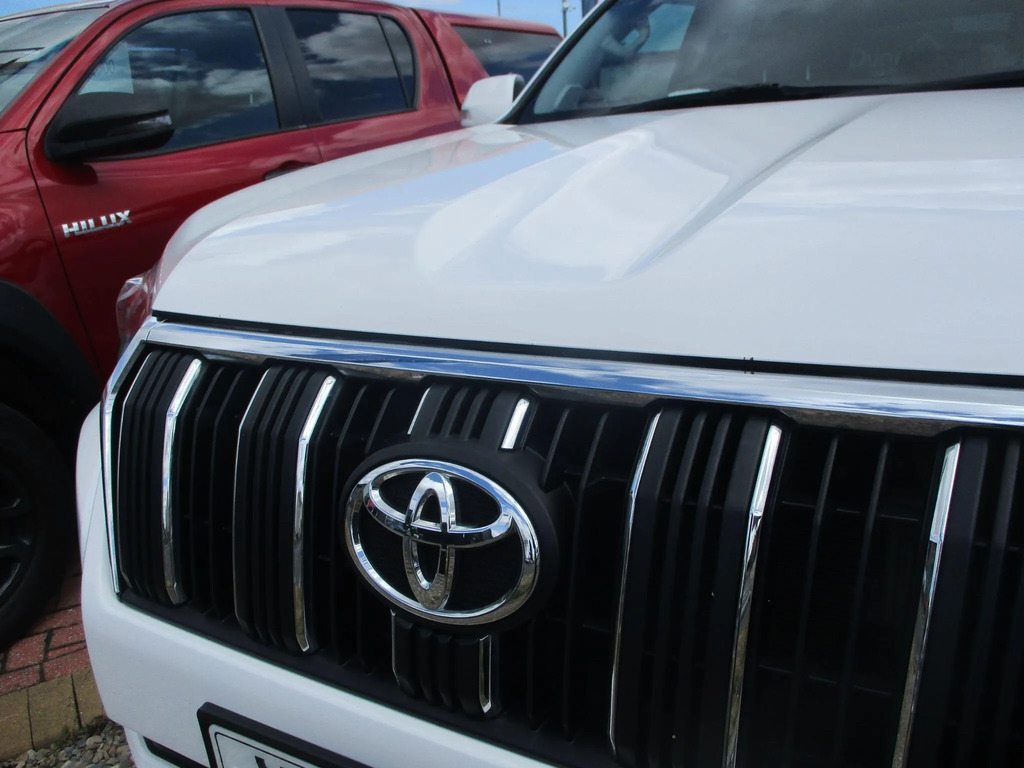Toyota Land Cruiser 2.8D Invincible 4Wd Euro 6 Ss 7 Seat White #29